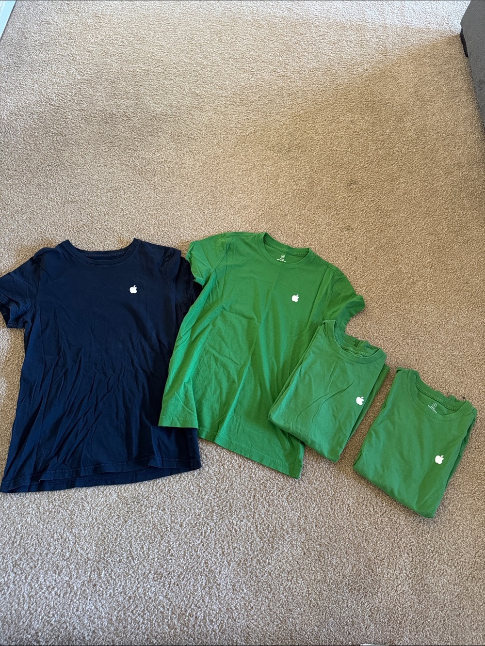 Apple Green & Navy Logo Crewneck T-Shirt Lot